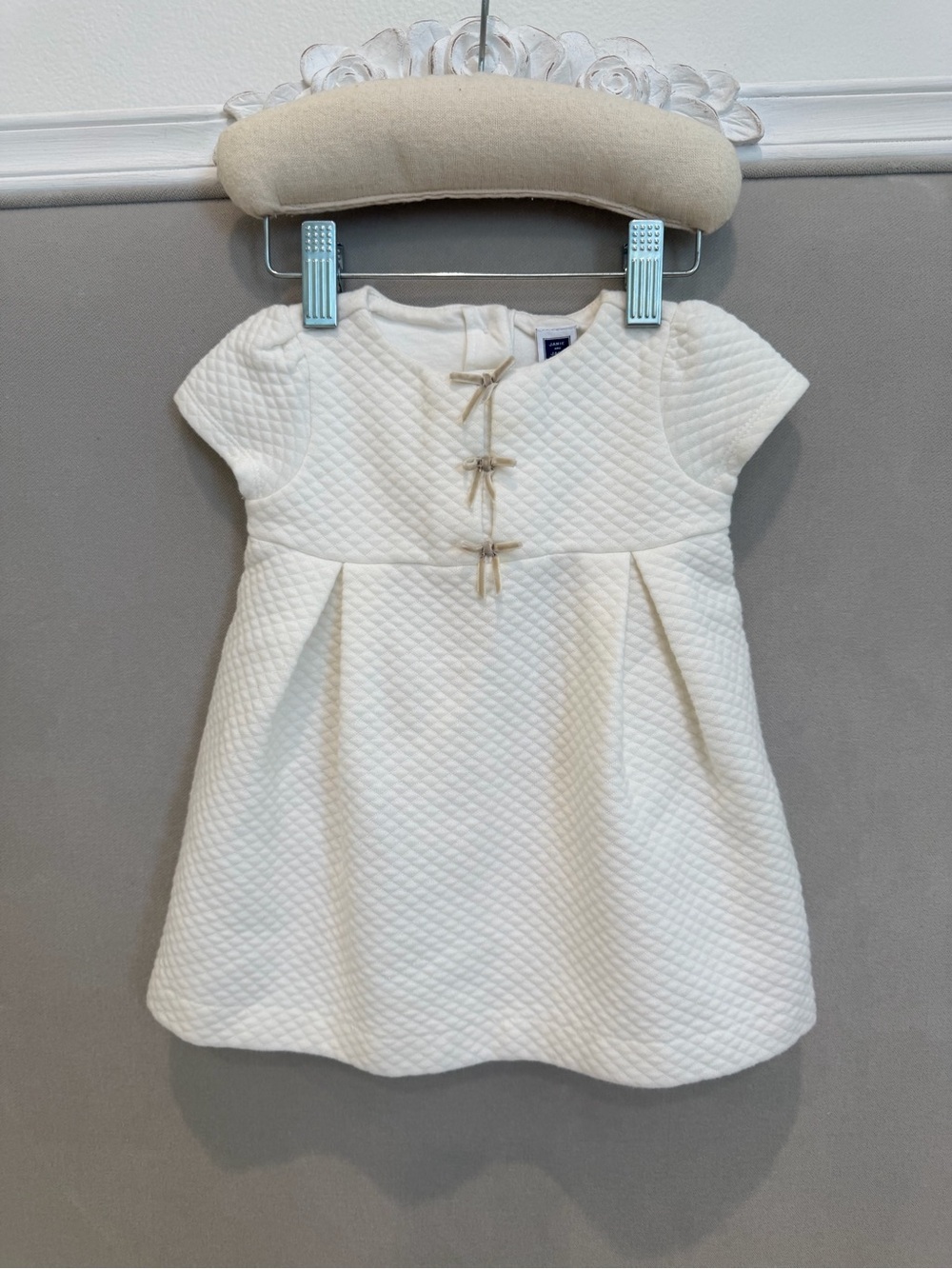 Janie and Jack Cream Quilted Short-Sleeve Dress with Bow Front